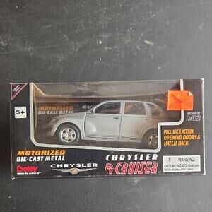 ❤️NWT❤️ PT Cruiser Die-Cast Model - Silver